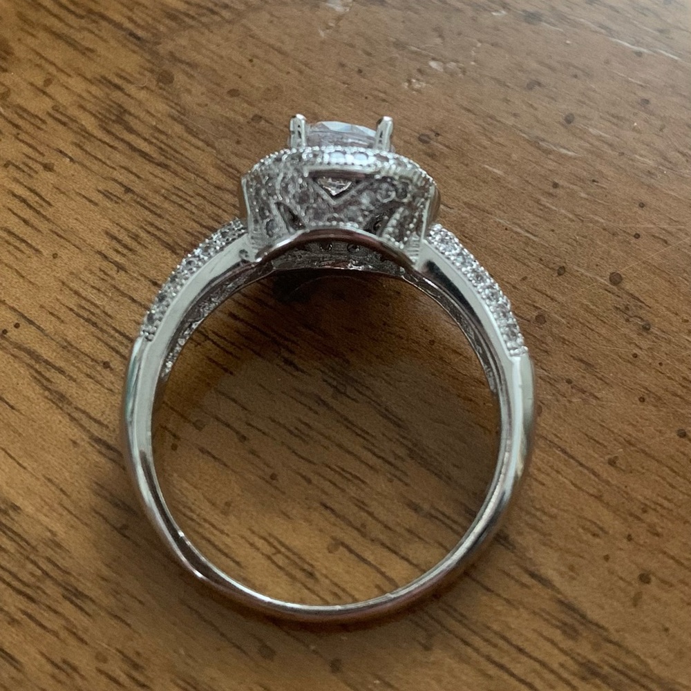 Silver Ring - Picture 2 of 9